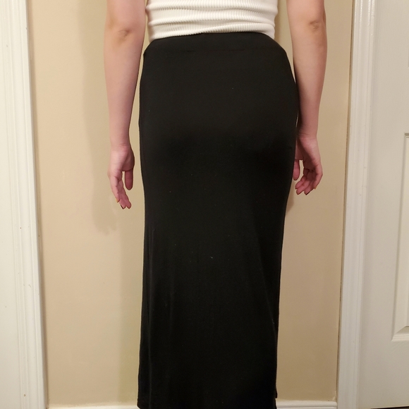 BOGO🔥 MAXI SKIRT WITH SLIT - Picture 3 of 3